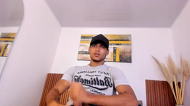 Snapshot of zander_2120 chatting on 10/11/25, 01:09 zander 2120 online show from 10/11/25, 01:09