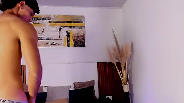 Snapshot of zander_2120 chatting on 10/22/25, 01:22 zander 2120 online show from 10/22/25, 01:22