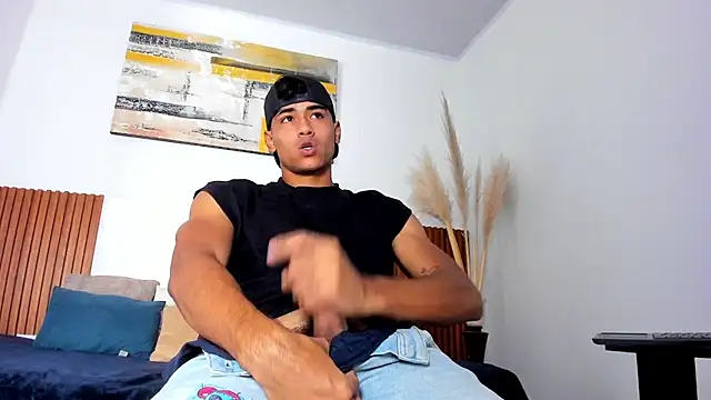 Snapshot of zander_2120 chatting on 11/05/25, 01:22 zander 2120 online show from 11/05/25, 01:22