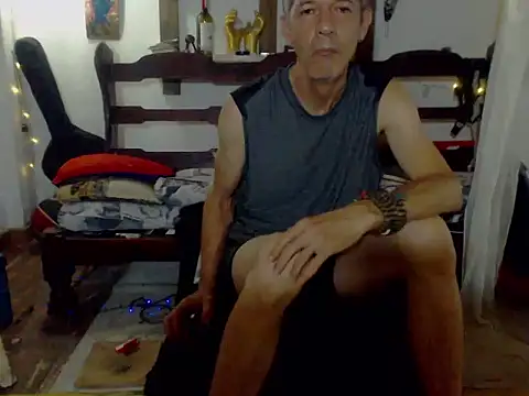 Snapshot of laye19 chatting on 09/13/25, 01:38 laye19 online show from 09/13/25, 01:38