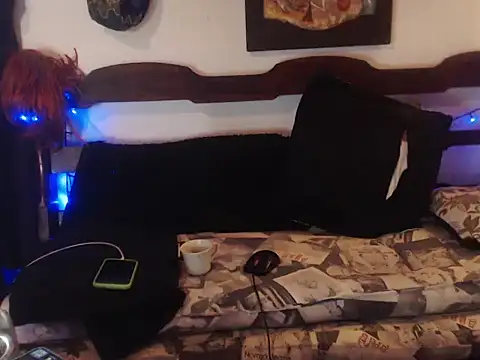 Snapshot of laye19 chatting on 10/01/25, 10:16 laye19 online show from 10/01/25, 10:16