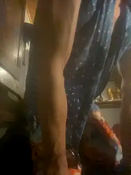 Snapshot of laye19 chatting on 10/22/25, 04:24 laye19 online show from 10/22/25, 04:24