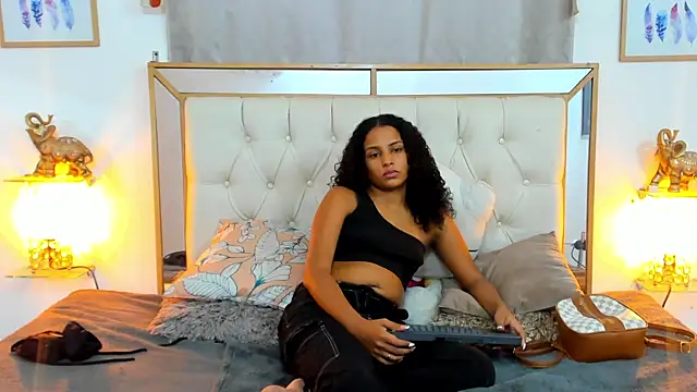 Snapshot of camila_sex_latina chatting on 01/12/25, 12:39 camila sex latina online show from 01/12/25, 12:39