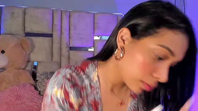 KarolRojas  online show from 01/10/25, 07:14
