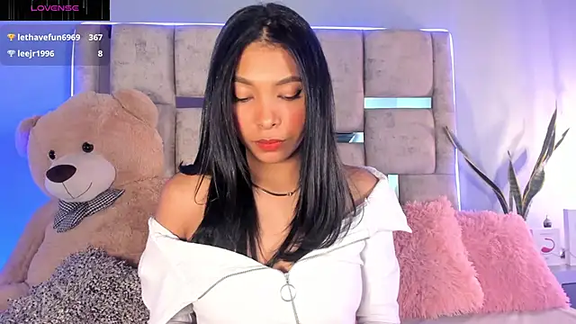 KarolRojas  online show from 01/18/25, 09:56