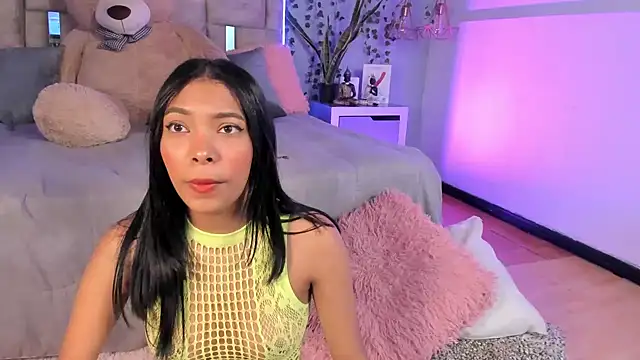 KarolRojas  online show from 01/19/25, 07:15
