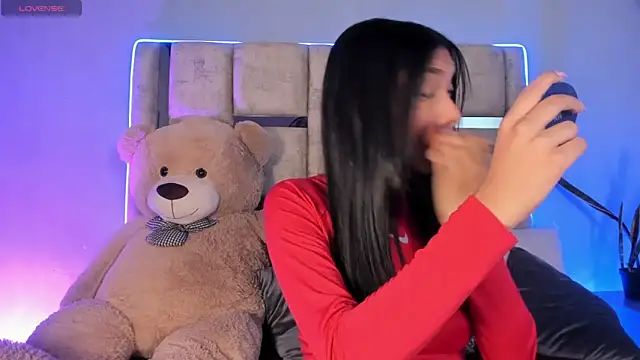 KarolRojas  online show from 02/22/25, 03:56