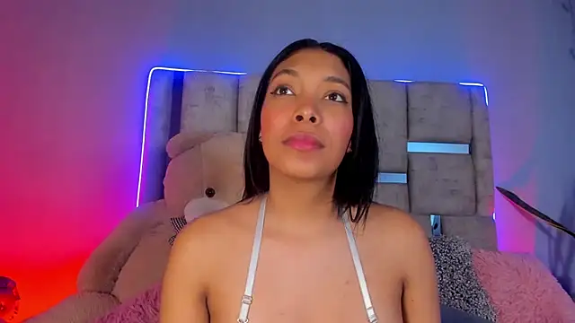 KarolRojas  online show from 02/26/25, 09:32