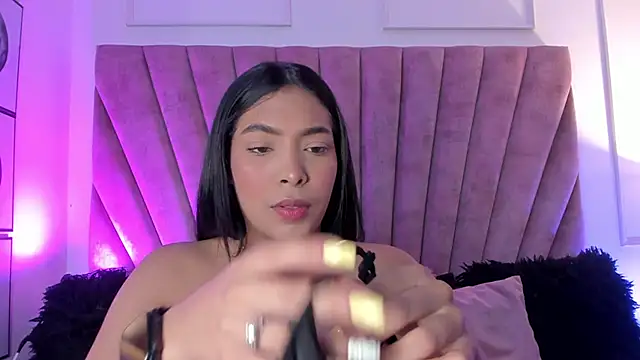 KarolRojas  online show from 10/14/25, 03:29