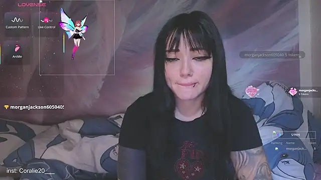 Snapshot of Coralie20_ chatting on 10/19/25, 12:06 Coralie20  online show from 10/19/25, 12:06