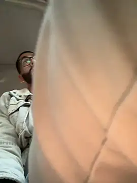 Snapshot of indosmoke chatting on 03/01/25, 02:04 indosmoke online show from 03/01/25, 02:04