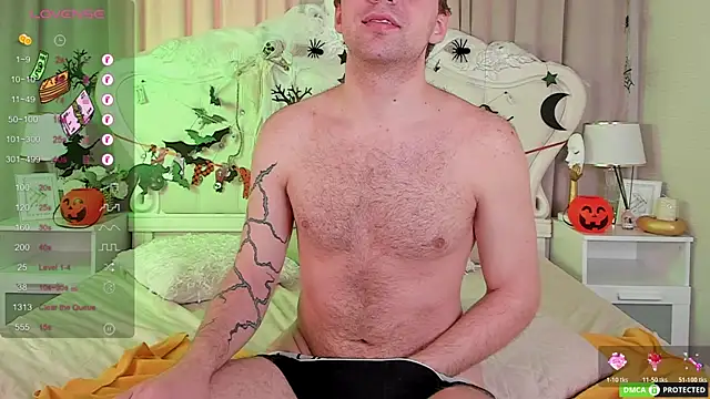 Snapshot of ArthurWhitee chatting on 10/31/25, 04:24 ArthurWhitee online show from 10/31/25, 04:24