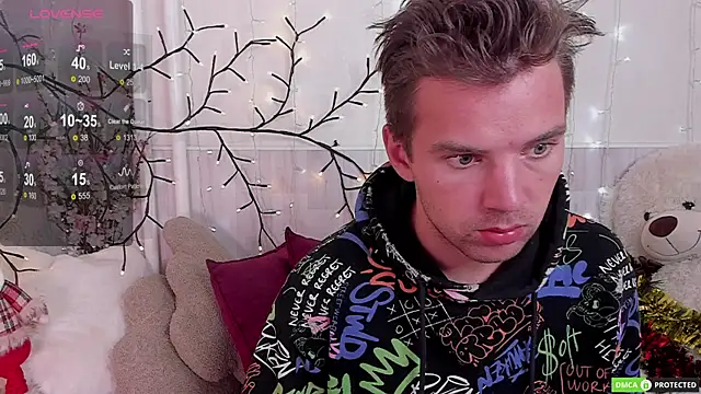 Snapshot of ArthurWhitee chatting on 12/14/25, 08:20 ArthurWhitee online show from 12/14/25, 08:20