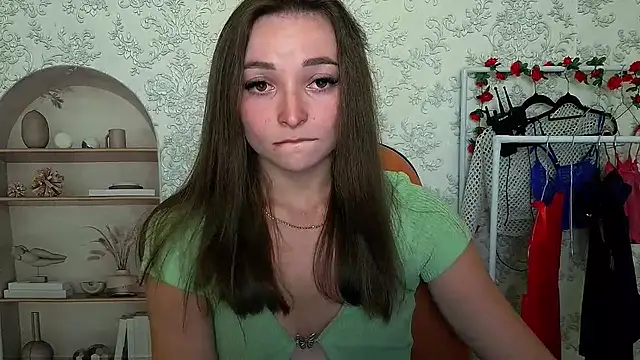 Snapshot of _Barbie_Kiss_ chatting on 09/26/25, 03:27 Barbie Kiss online show from 09/26/25, 03:27