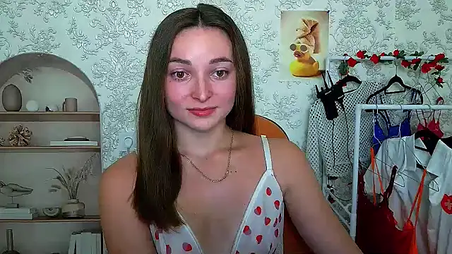 Snapshot of _Barbie_Kiss_ chatting on 10/11/25, 01:53 Barbie Kiss online show from 10/11/25, 01:53