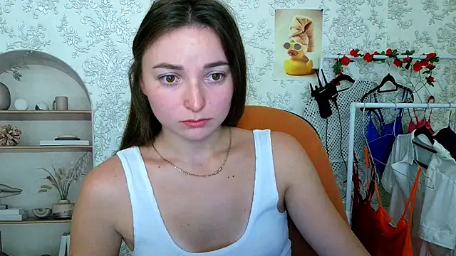 Snapshot of _Barbie_Kiss_ chatting on 10/15/25, 05:07 Barbie Kiss online show from 10/15/25, 05:07