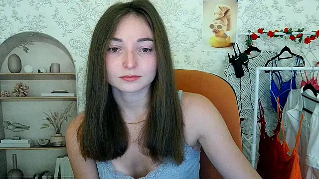 Snapshot of _Barbie_Kiss_ chatting on 10/16/25, 04:52 Barbie Kiss online show from 10/16/25, 04:52