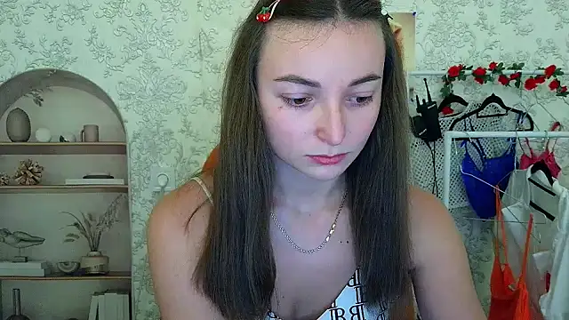 Snapshot of _Barbie_Kiss_ chatting on 10/21/25, 03:24 Barbie Kiss online show from 10/21/25, 03:24