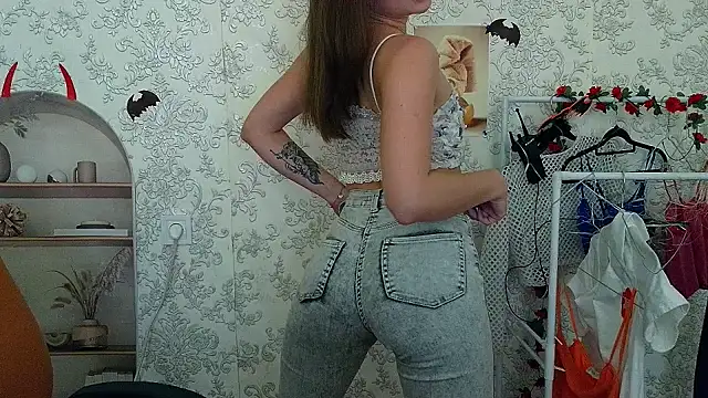 Snapshot of _Barbie_Kiss_ chatting on 11/01/25, 10:39 Barbie Kiss online show from 11/01/25, 10:39