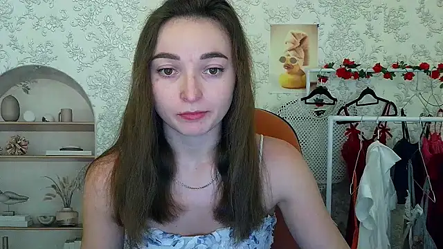 Snapshot of _Barbie_Kiss_ chatting on 11/11/25, 03:45 Barbie Kiss online show from 11/11/25, 03:45