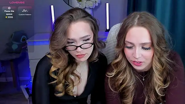 Snapshot of YaraKroft_ chatting on 11/29/25, 05:49 YaraKroft online show from 11/29/25, 05:49