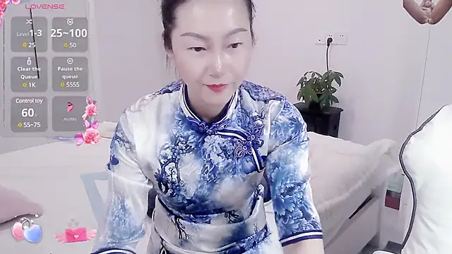 paopao-a online show from 02/19/25, 03:39