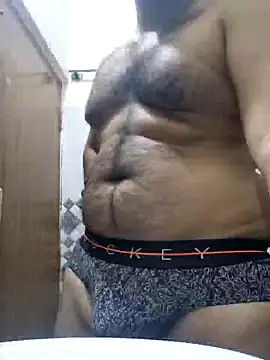 yourdreamman0705 online show from 02/06/25, 05:51