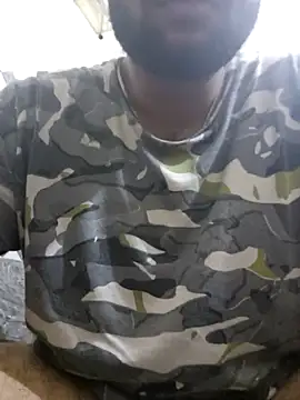 Snapshot of yourdreamman0705 chatting on 10/24/25, 11:17 yourdreamman0705 online show from 10/24/25, 11:17