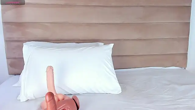 IsabellaJonns online show from 02/11/25, 04:22