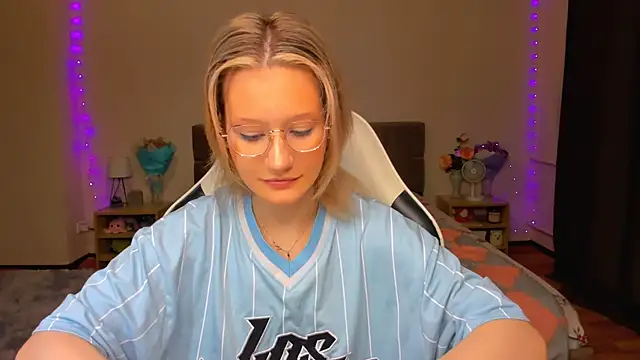 DearLia online show from 09/10/25, 08:42