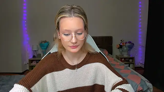 DearLia online show from 09/12/25, 09:04