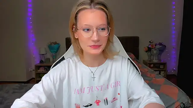 DearLia online show from 09/13/25, 09:25