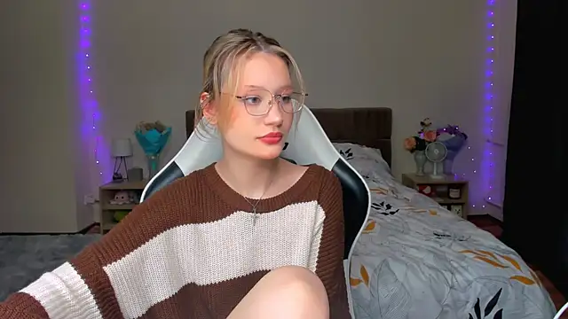 DearLia online show from 09/21/25, 08:21