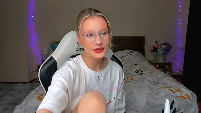 DearLia online show from 09/23/25, 08:12