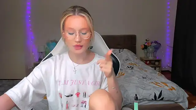 DearLia online show from 09/25/25, 08:12