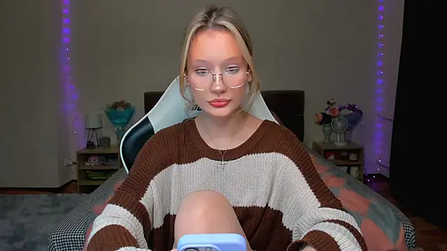 DearLia online show from 10/08/25, 07:00