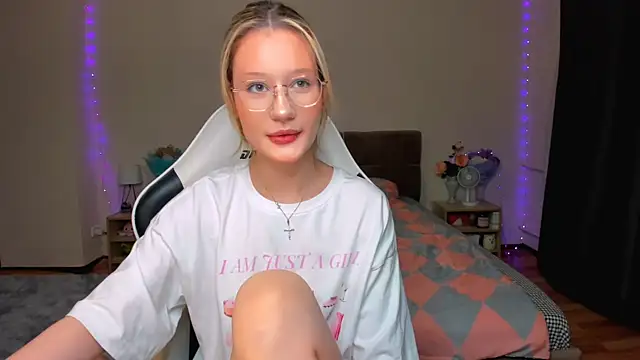 DearLia online show from 10/11/25, 10:30