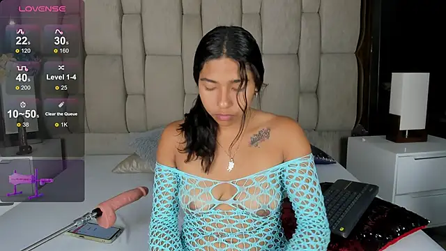 Hanna lens online show from 12/14/24, 02:42
