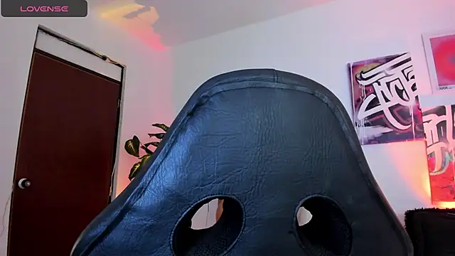 AnnieHuntters online show from 01/19/25, 02:57