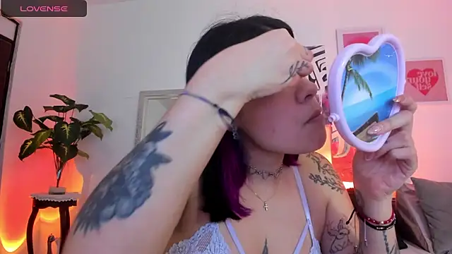 AnnieHuntters online show from 02/07/25, 02:50