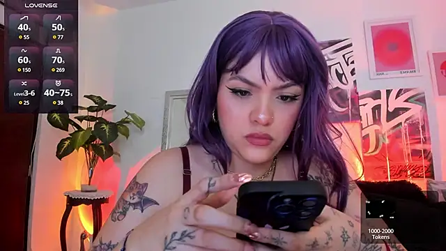 AnnieHuntters online show from 02/11/25, 02:25