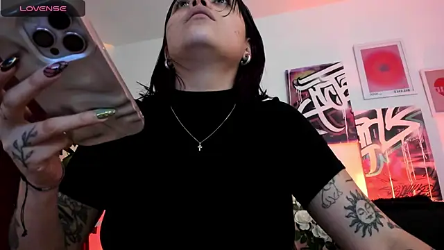 AnnieHuntters online show from 02/23/25, 03:56