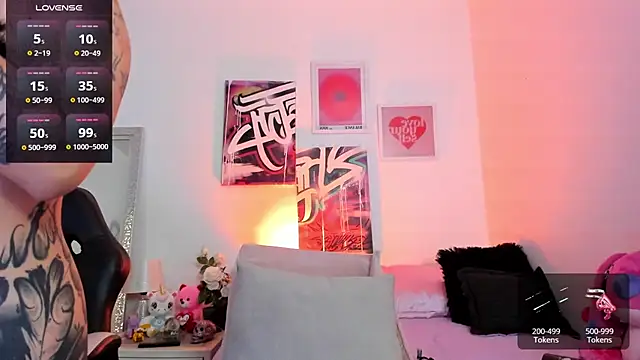 AnnieHuntters online show from 03/22/25, 01:11