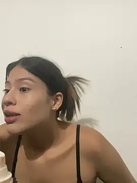 Sofia  cute3 online show from 02/20/25, 03:45