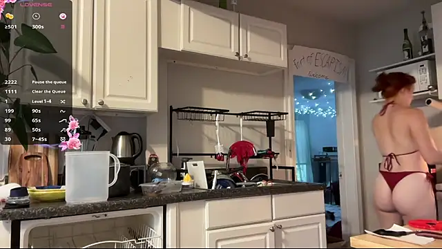 Snapshot of Aria_Fields chatting on 09/30/25, 03:39 Aria Fields online show from 09/30/25, 03:39