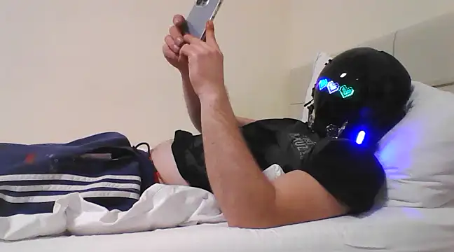 Snapshot of paul_daniel chatting on 01/19/25, 04:57 paul daniel online show from 01/19/25, 04:57