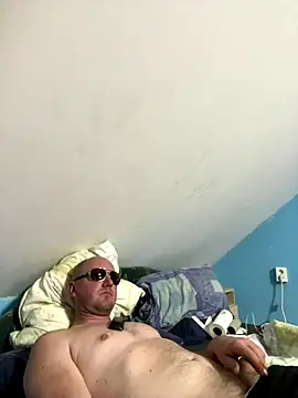 Snapshot of paul_daniel chatting on 12/16/25, 06:46 paul daniel online show from 12/16/25, 06:46