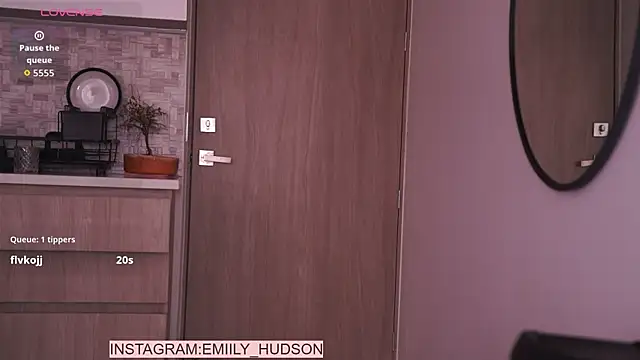 emily huddson  online show from 07/13/26, 09:39