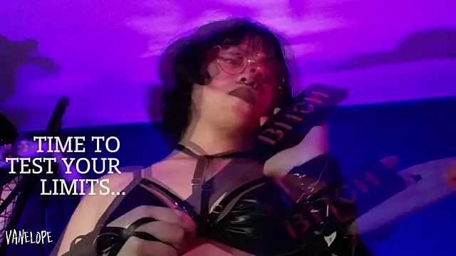 vanelope11 online show from 10/22/25, 06:51