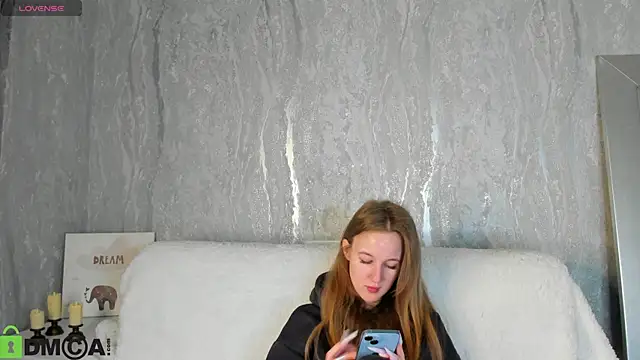 Snapshot of Niktoria_Shy chatting on 09/11/25, 12:44 Niktoria Shy online show from 09/11/25, 12:44